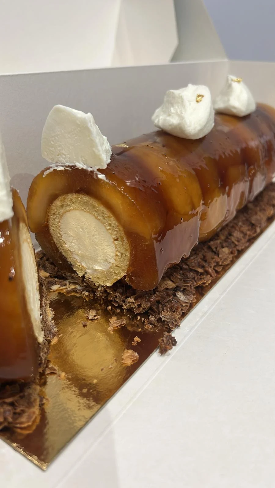 Entremet pomme Tatin revisité au glaçage caramel
